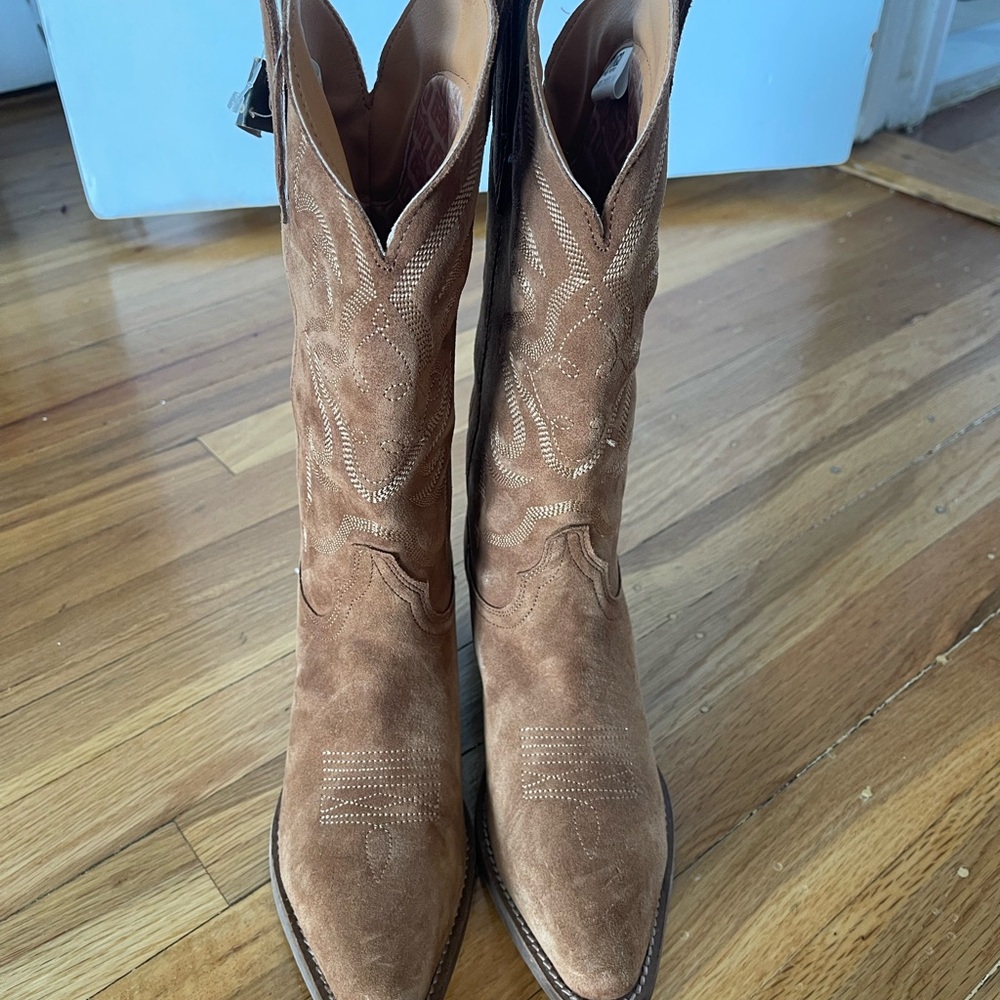dingo Suede Western Heeled Boots in Brown